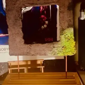 GRACEFUL SQUARE SCULPTURE