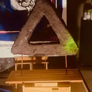 GRACEFUL TRIANGLE SCULPTURE